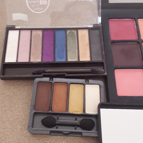 Eyeshadow - Picture 2 of 5